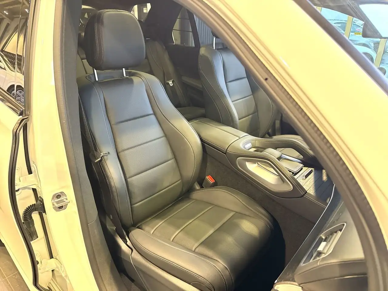Mercedes-Benz GLE снимка Mercedes-Benz GLE