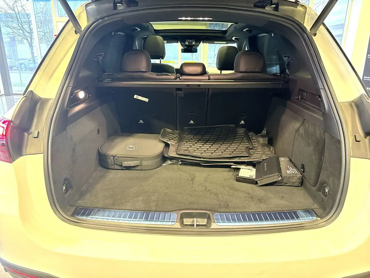 Mercedes-Benz GLE снимка Mercedes-Benz GLE