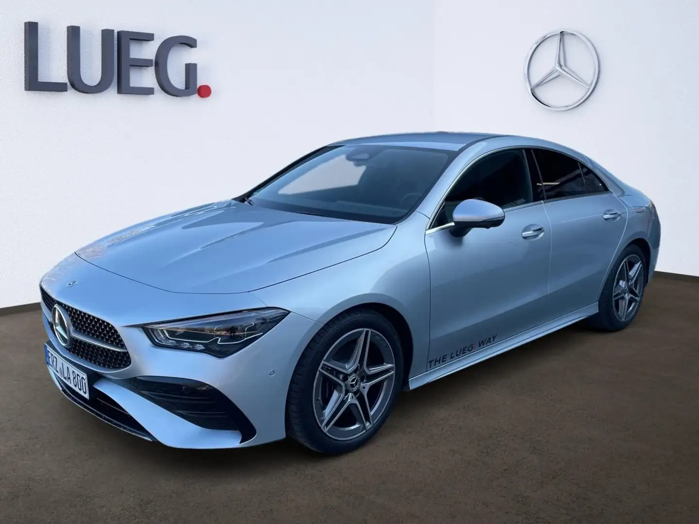 Mercedes-Benz CLA 200 d Coupé AMG-EDITION+ADVANCED+AHK+LED Silber - 2