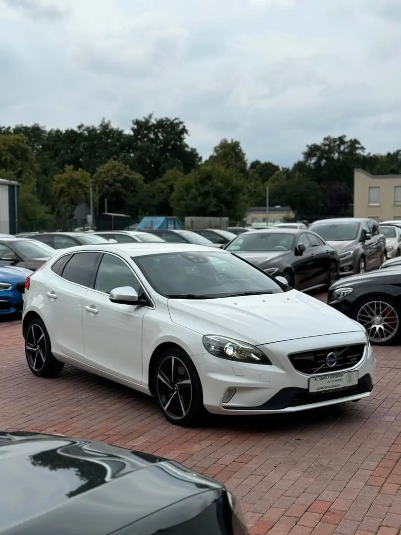 Volvo V40 R-DESIGN *XENON *KAMERA *ACC *BLIS *SHZ Weiß - 1