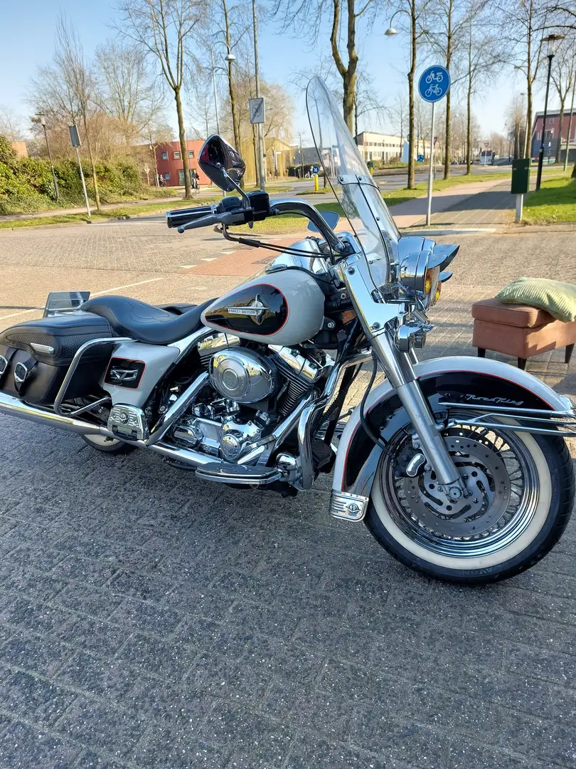 Harley-Davidson Road King Classic Alb - 2