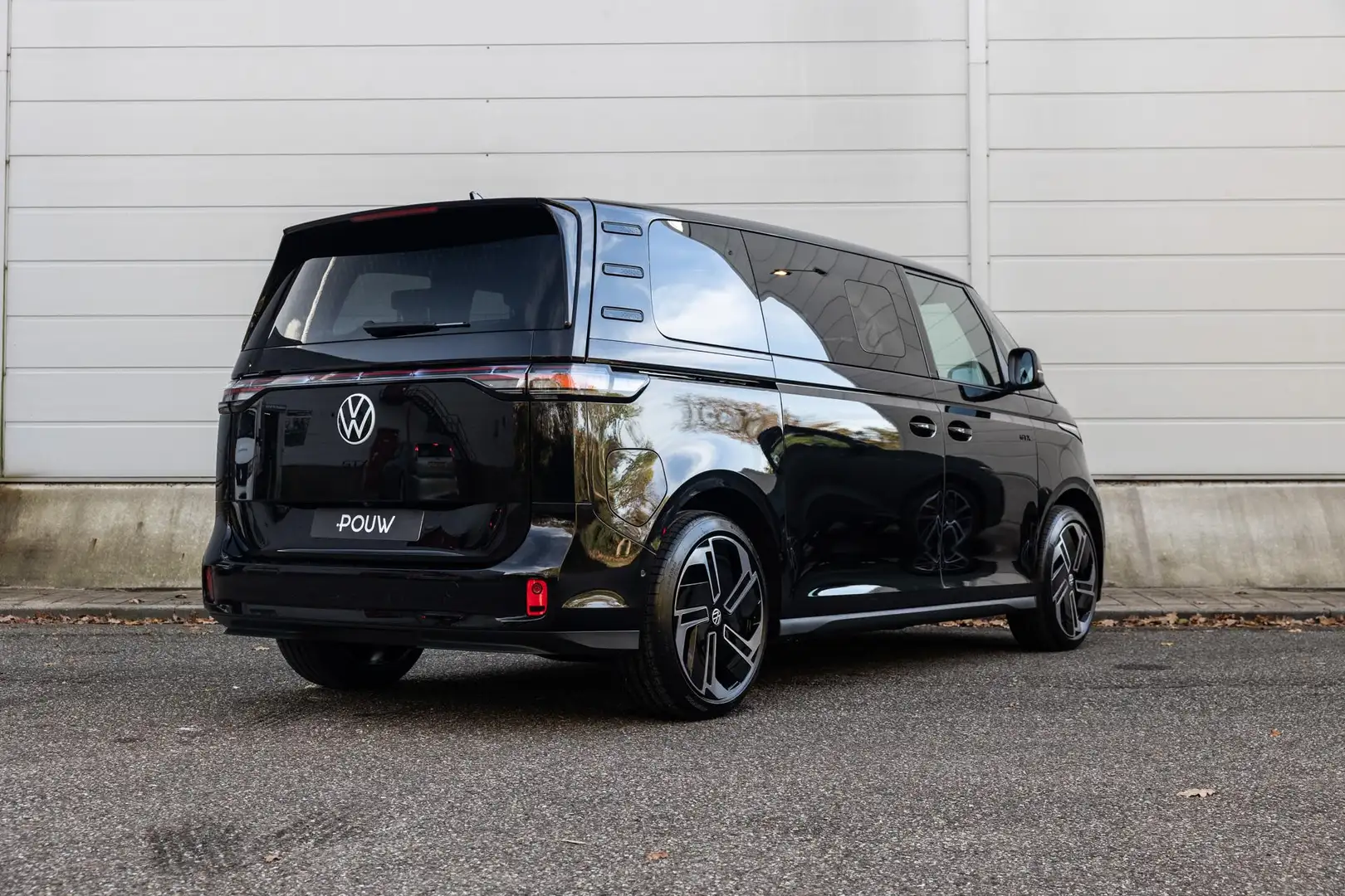 Volkswagen ID. Buzz GTX 340pk 86kWh LWB 6p. | Comfort Pakket | 21" Vel Zwart - 2