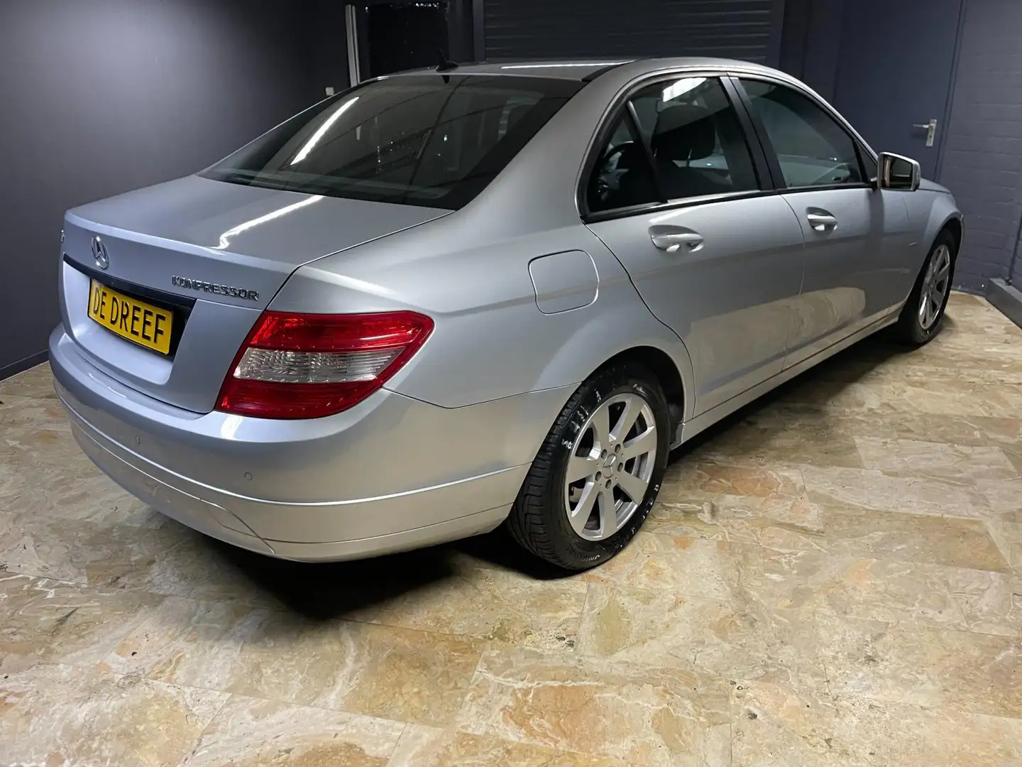 Mercedes-Benz C 180 K BlueEFFICIENCY Elegance Veel Opties Grau - 2