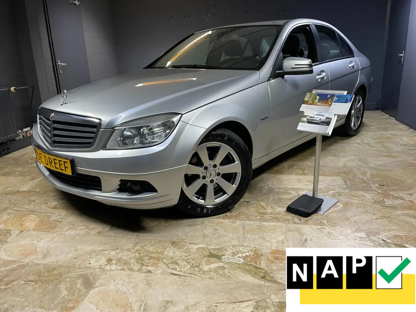 Mercedes-Benz C 180 K BlueEFFICIENCY Elegance Veel Opties Grau - 1