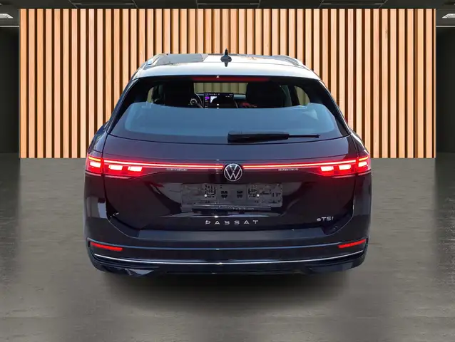 Volkswagen Passat view 18