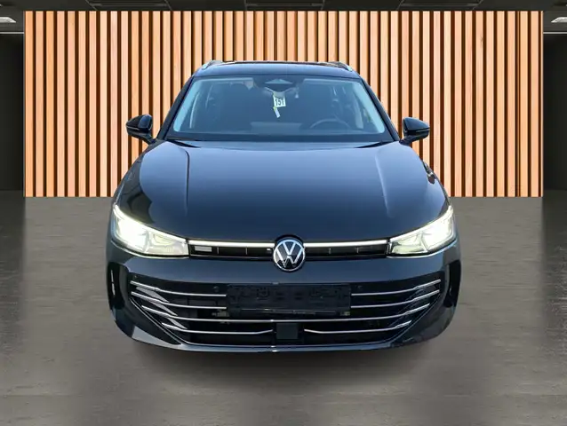 Volkswagen Passat view 17