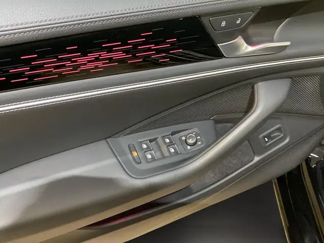 Volkswagen Passat view 5