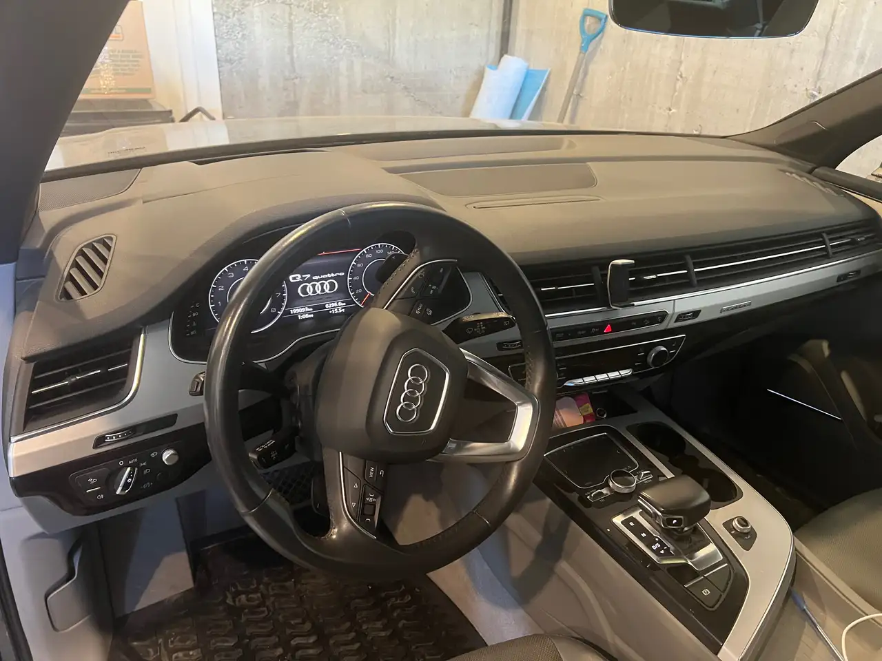 Audi Q7 снимка Audi Q7