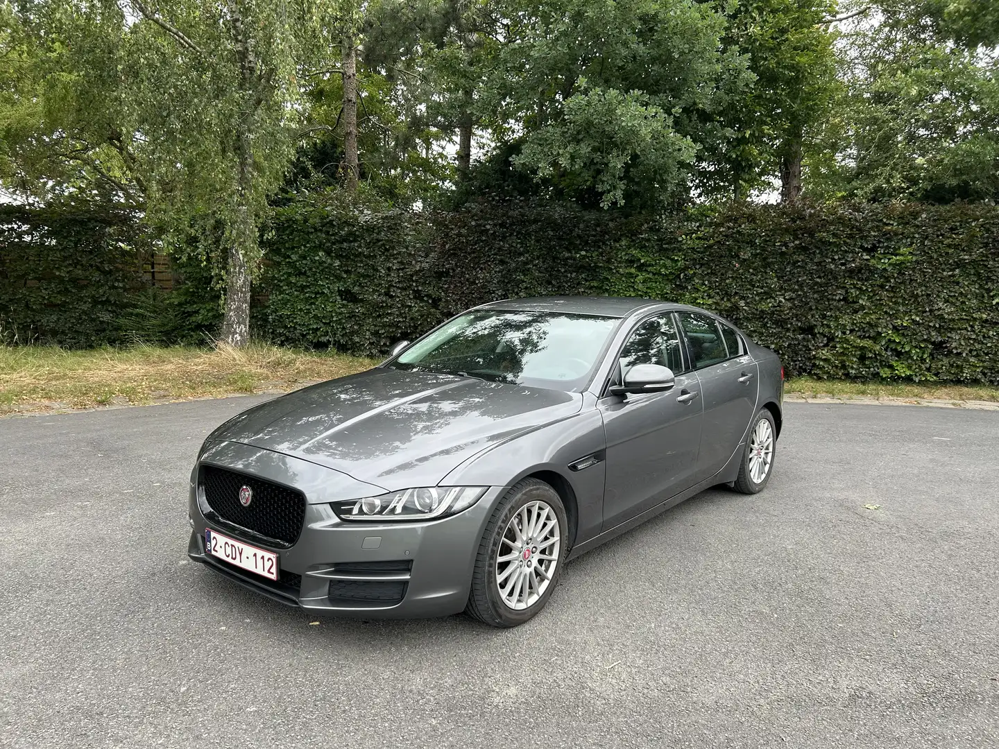 Jaguar XE XE 20d Pure Grijs - 1