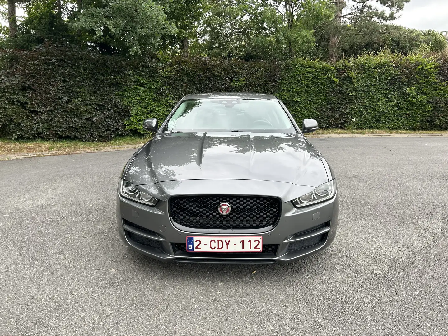 Jaguar XE XE 20d Pure Grijs - 2
