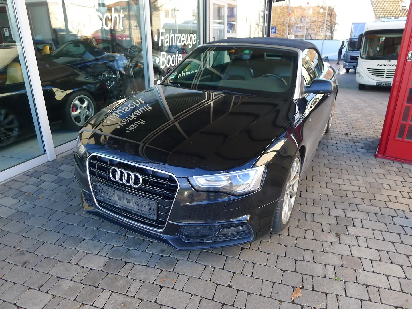 Audi A5 Cabrio S-Line 6-Gang Schwarz - 2
