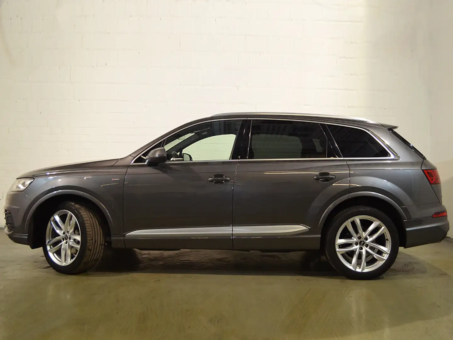 Audi Q7 50 TDI quattro S-Line Ext. *21Z Stadt Tour* Grau - 2