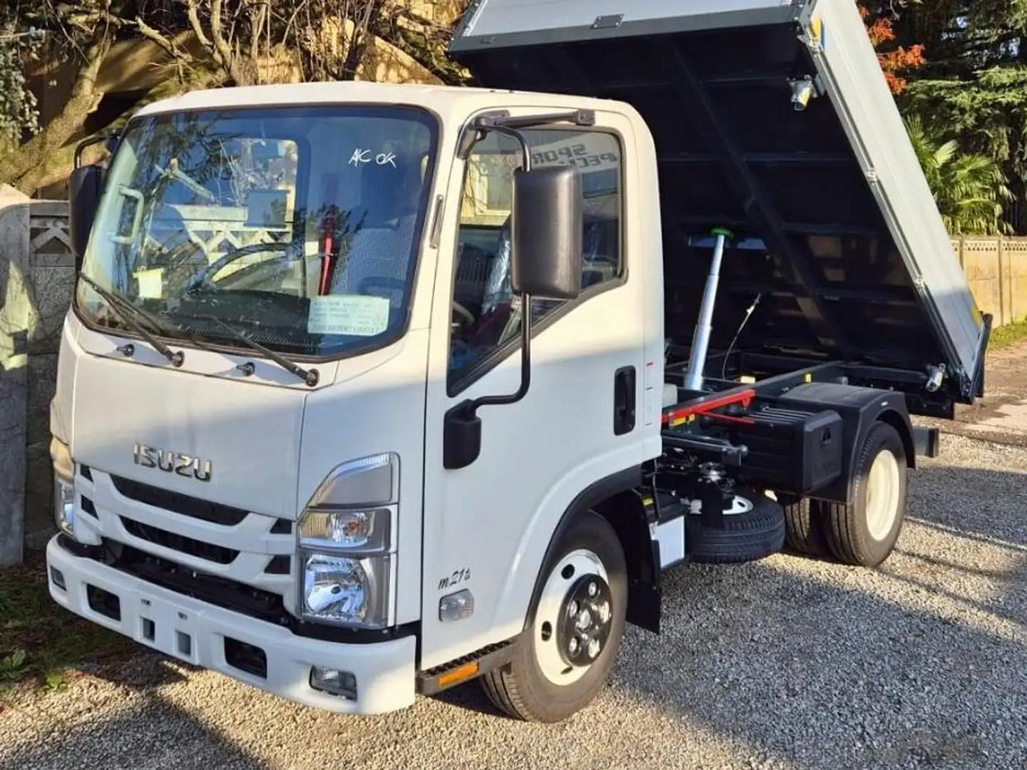 Isuzu M21T 1.9TD 120CV - Cassone Ribaltabile Trilaterale Blanc - 1