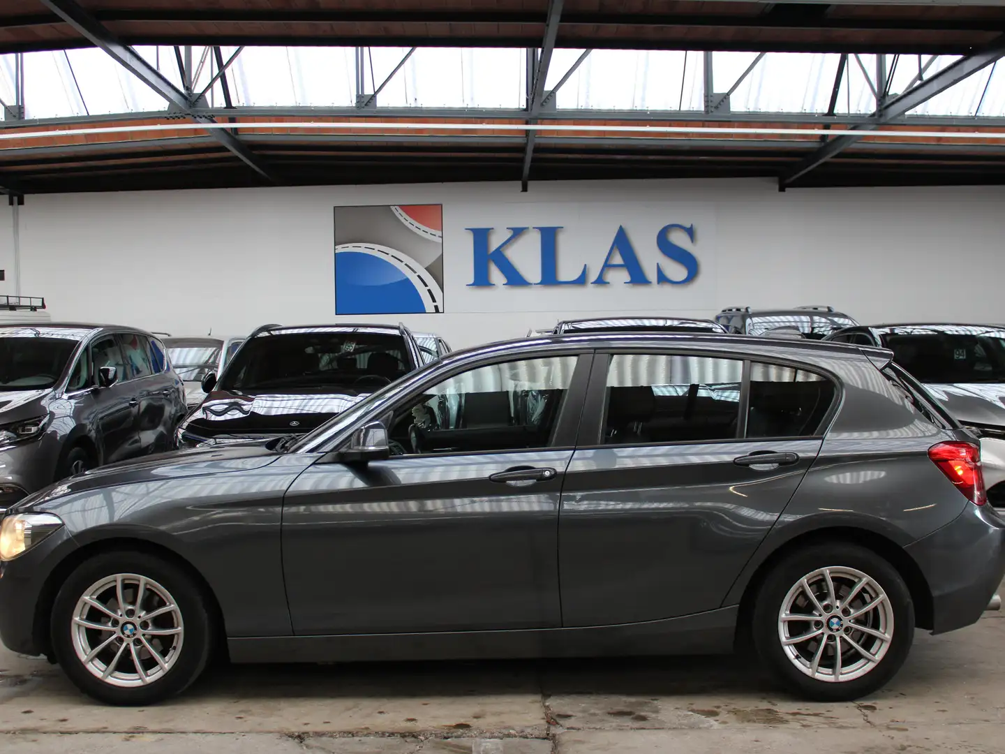 BMW 116 dA + BOÎTE AUTO + CUIR + GPS ++ Gris - 2