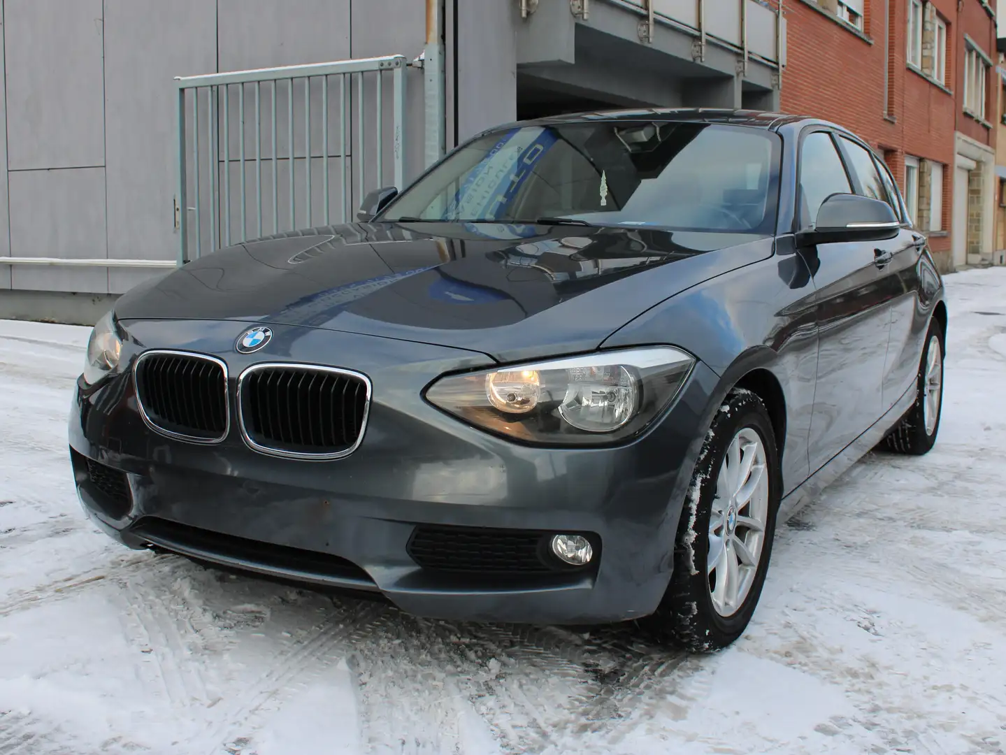 BMW 116 dA + BOÎTE AUTO + CUIR + GPS ++ Gris - 1