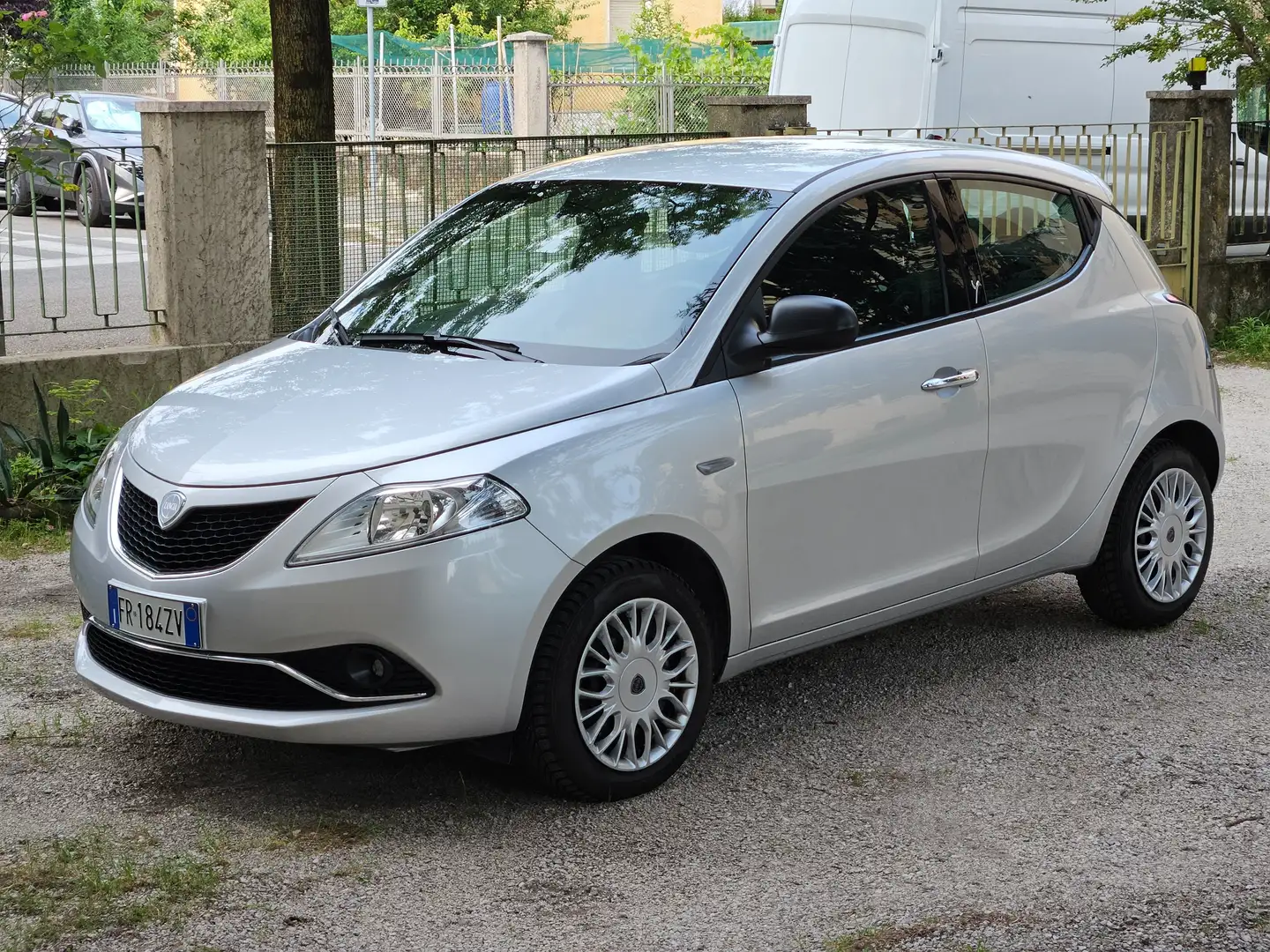 Lancia Ypsilon Ypsilon III 1.2 Silver 69cv Argento - 1