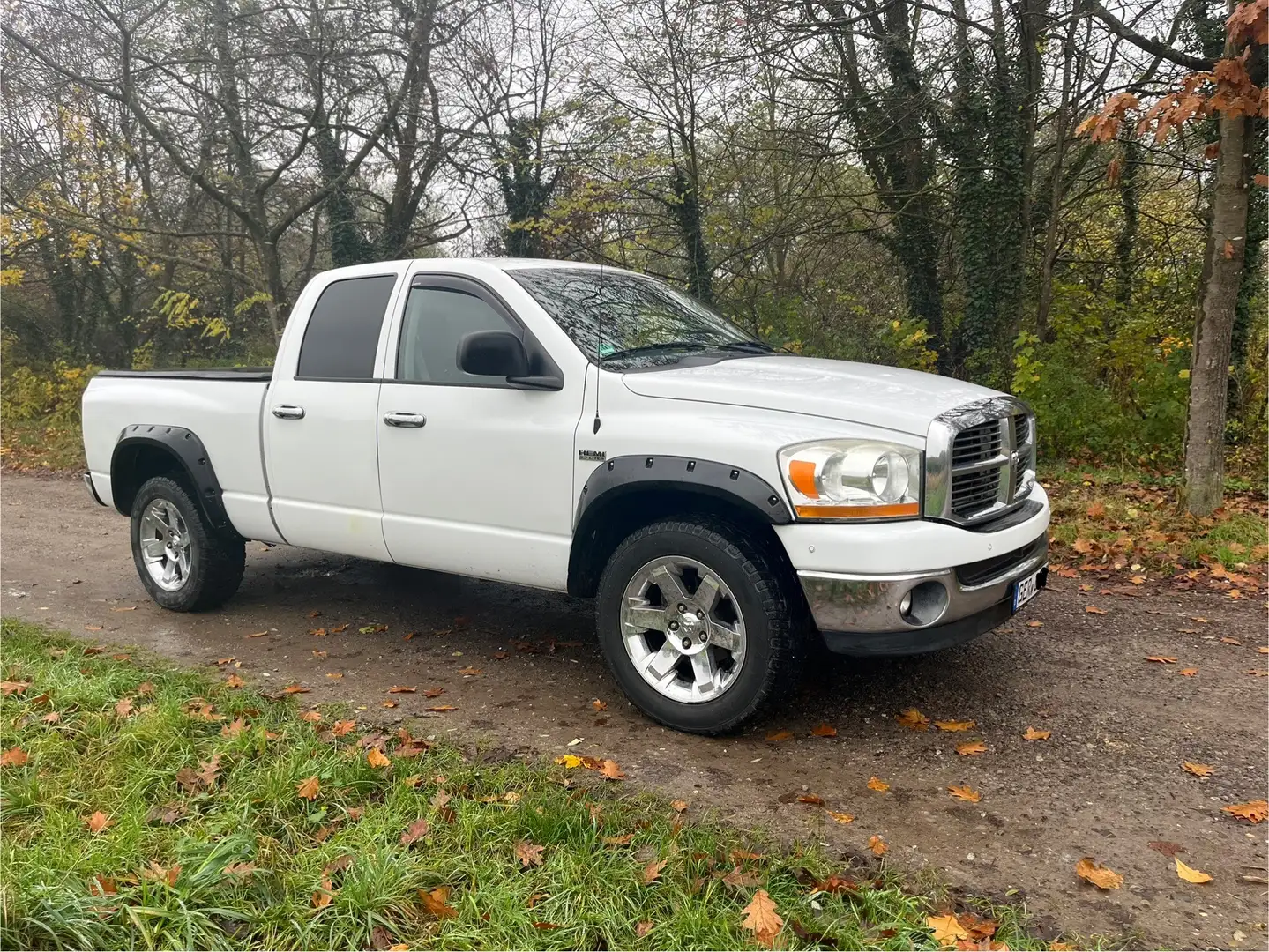 Dodge RAM 1500, 5.7L Hemi, 4x4, LPG Weiß - 1