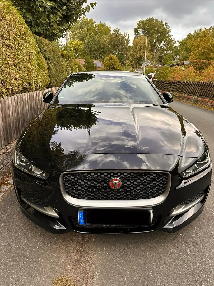 Jaguar XE XE 20d Aut. R-Sport Schwarz - 2