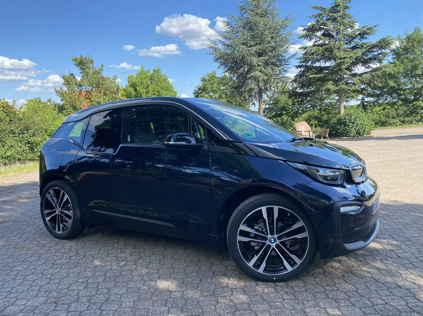 BMW i3 (120 Ah) LED, WP, Navi, 20“, Shzg, PDC, Top! - 2