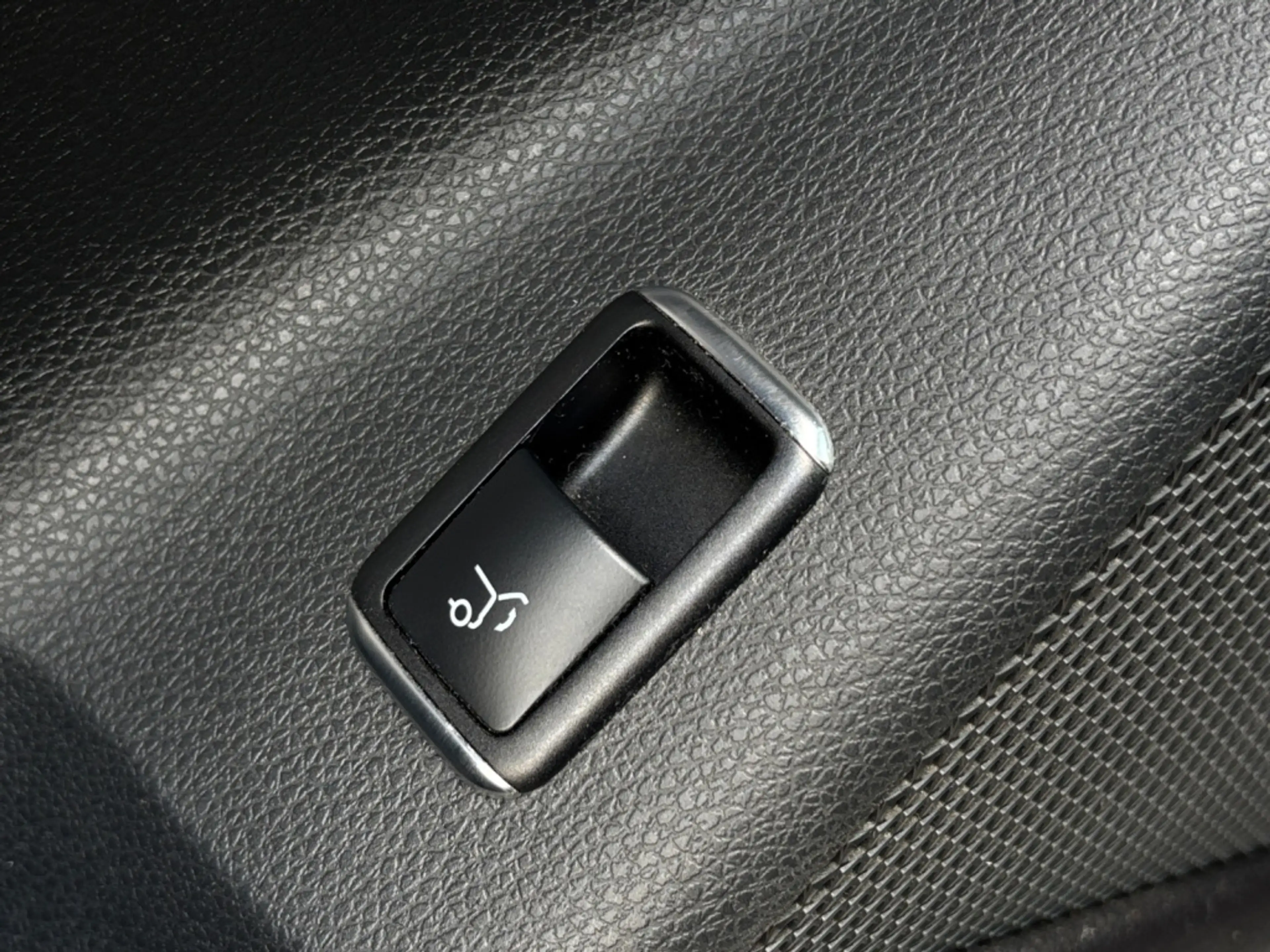 Mercedes-Benz CLA 200 SB PANO|SHZ|TEMP|KAM|KEYL|LED|NAVI — photo 14