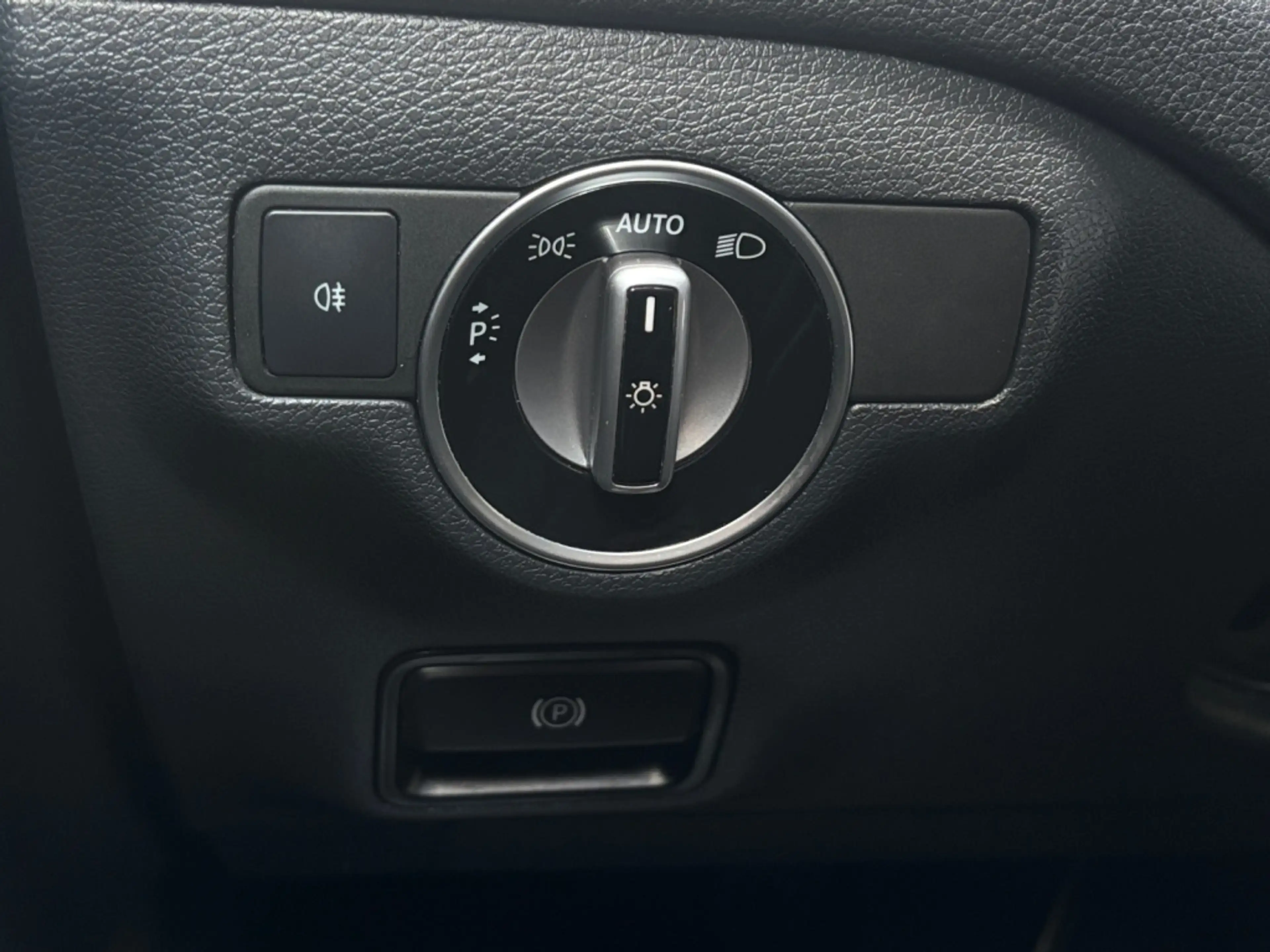 Mercedes-Benz CLA 200 SB PANO|SHZ|TEMP|KAM|KEYL|LED|NAVI — photo 13