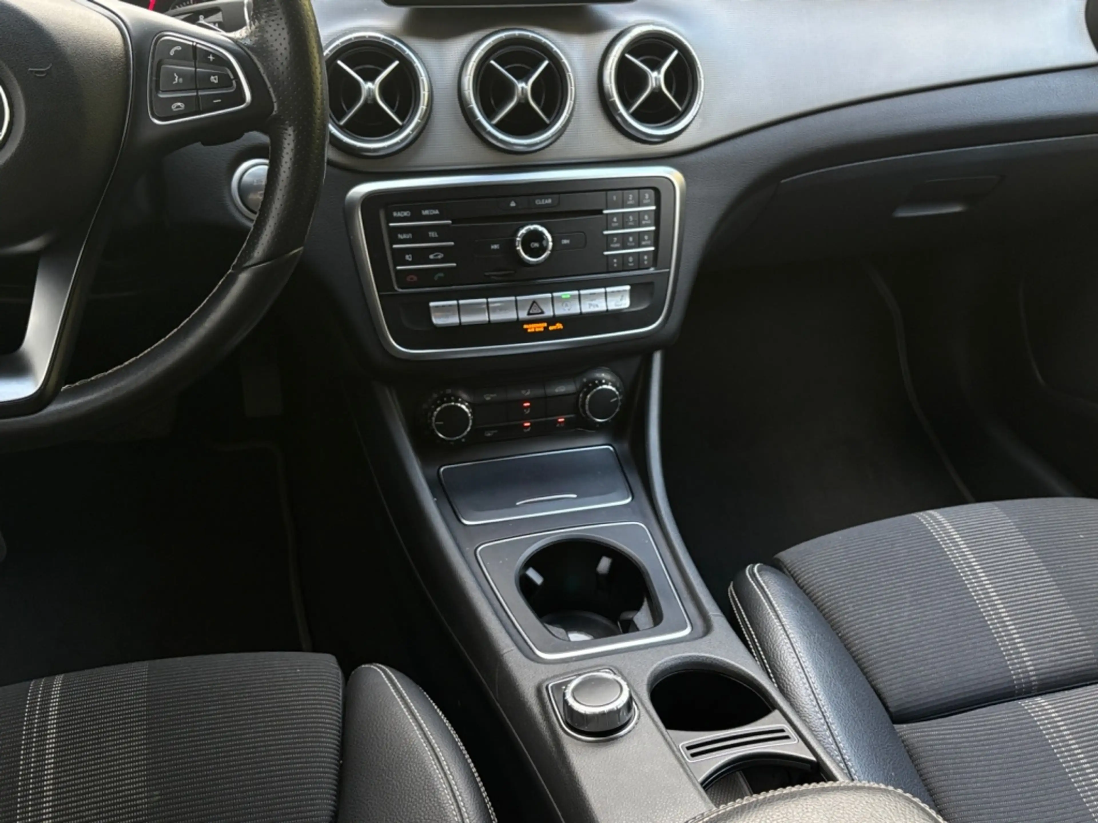 Mercedes-Benz CLA 200 SB PANO|SHZ|TEMP|KAM|KEYL|LED|NAVI — photo 6