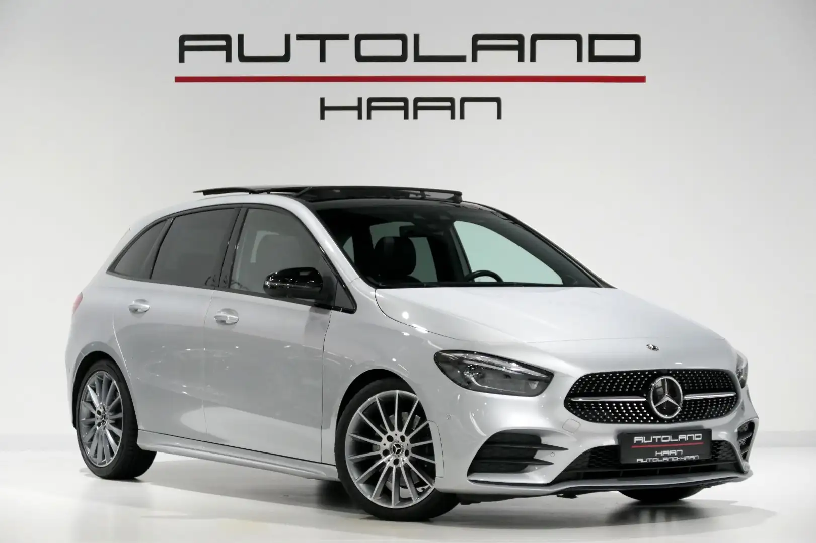 Mercedes-Benz B 220 d AMG Line *Pano*Distronic*Multibeam*Night Срібний - 2