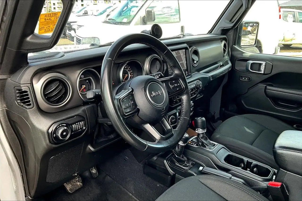 Jeep Wrangler снимка Jeep Wrangler