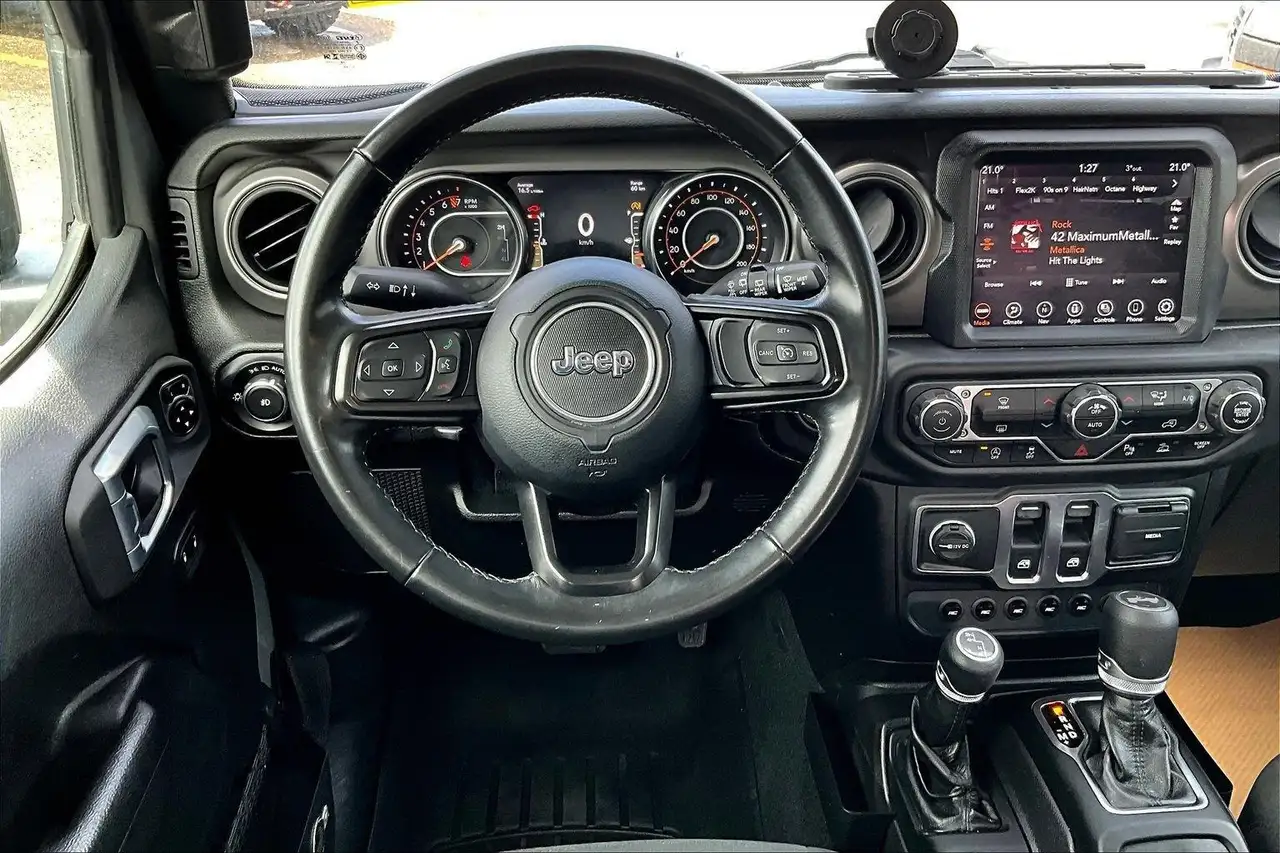 Jeep Wrangler снимка Jeep Wrangler