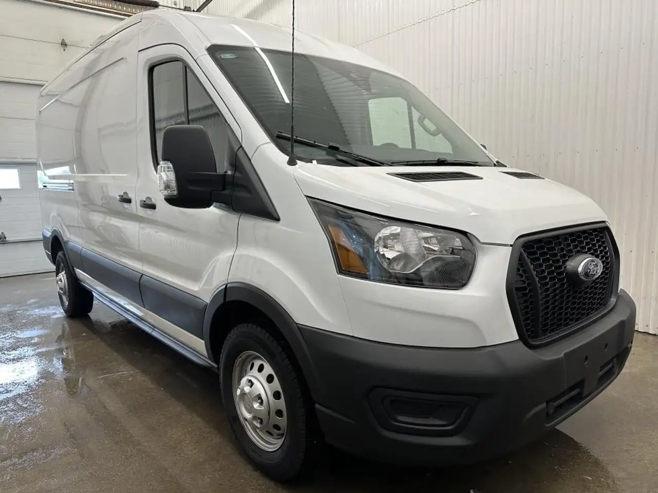 2023 Ford Transit Cargo Van