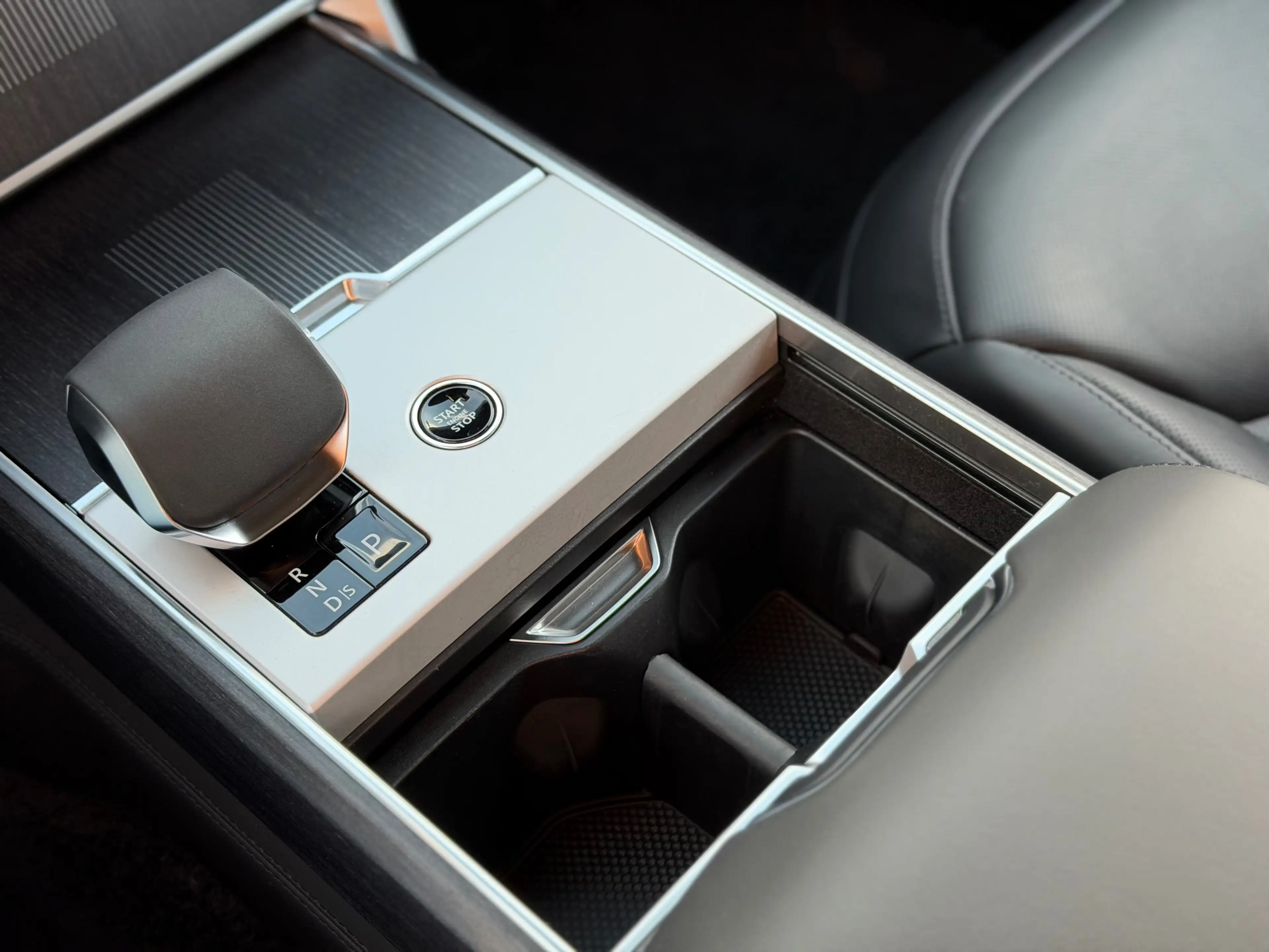 Land Rover Range Rover Autobiography (LWB) — photo 12