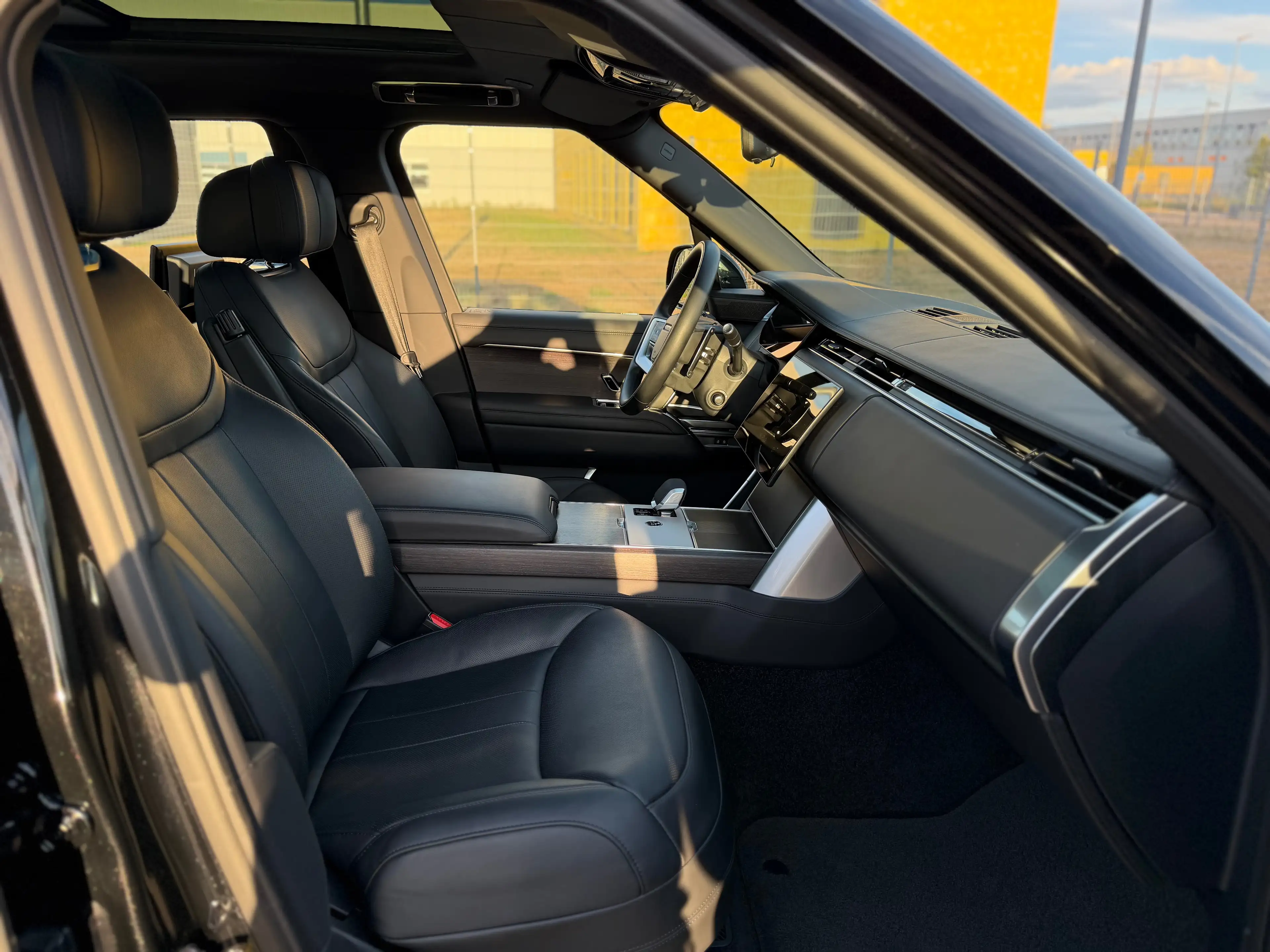 Land Rover Range Rover Autobiography (LWB) — photo 15