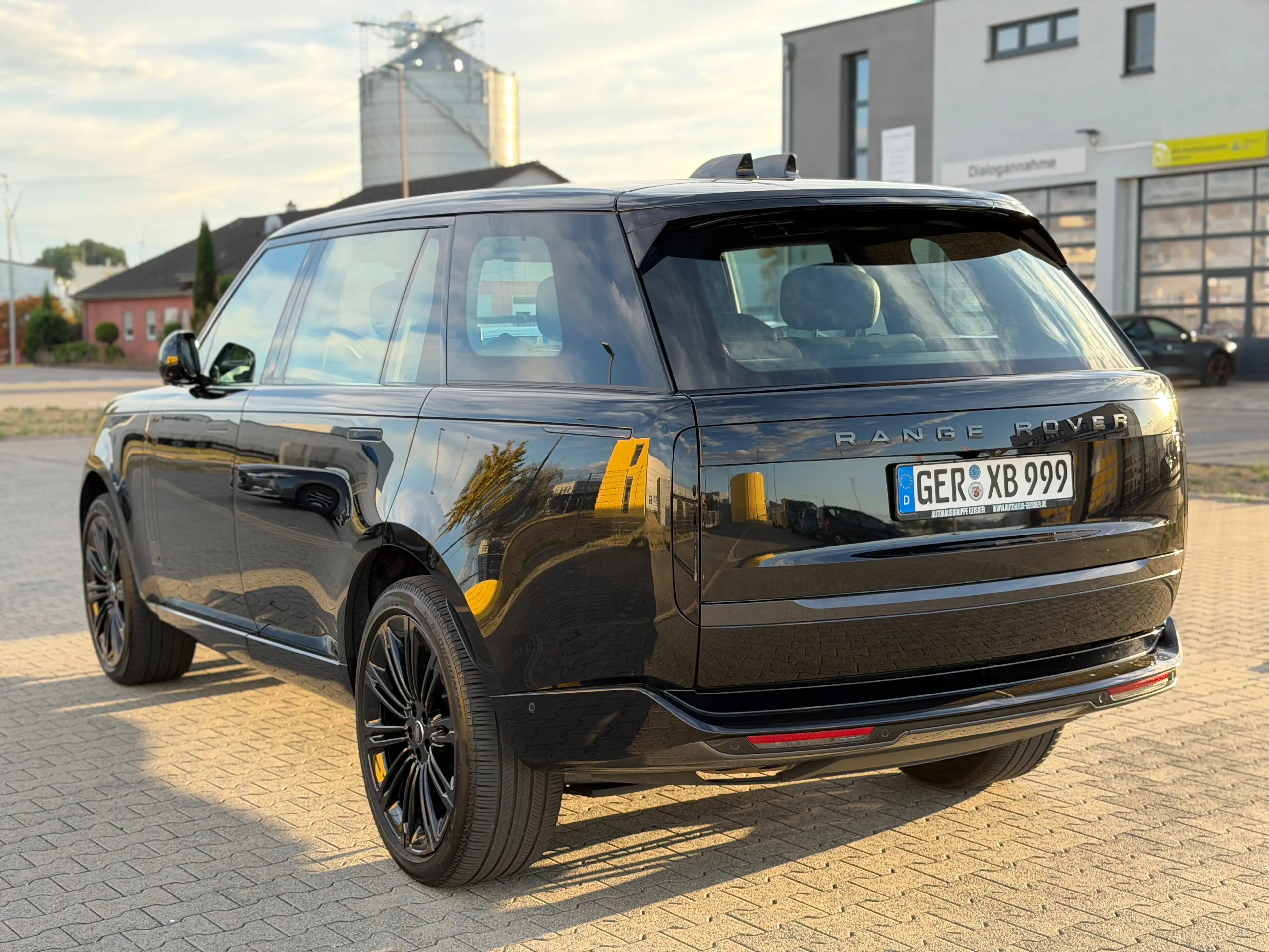 Land Rover Range Rover Autobiography (LWB) — photo 8