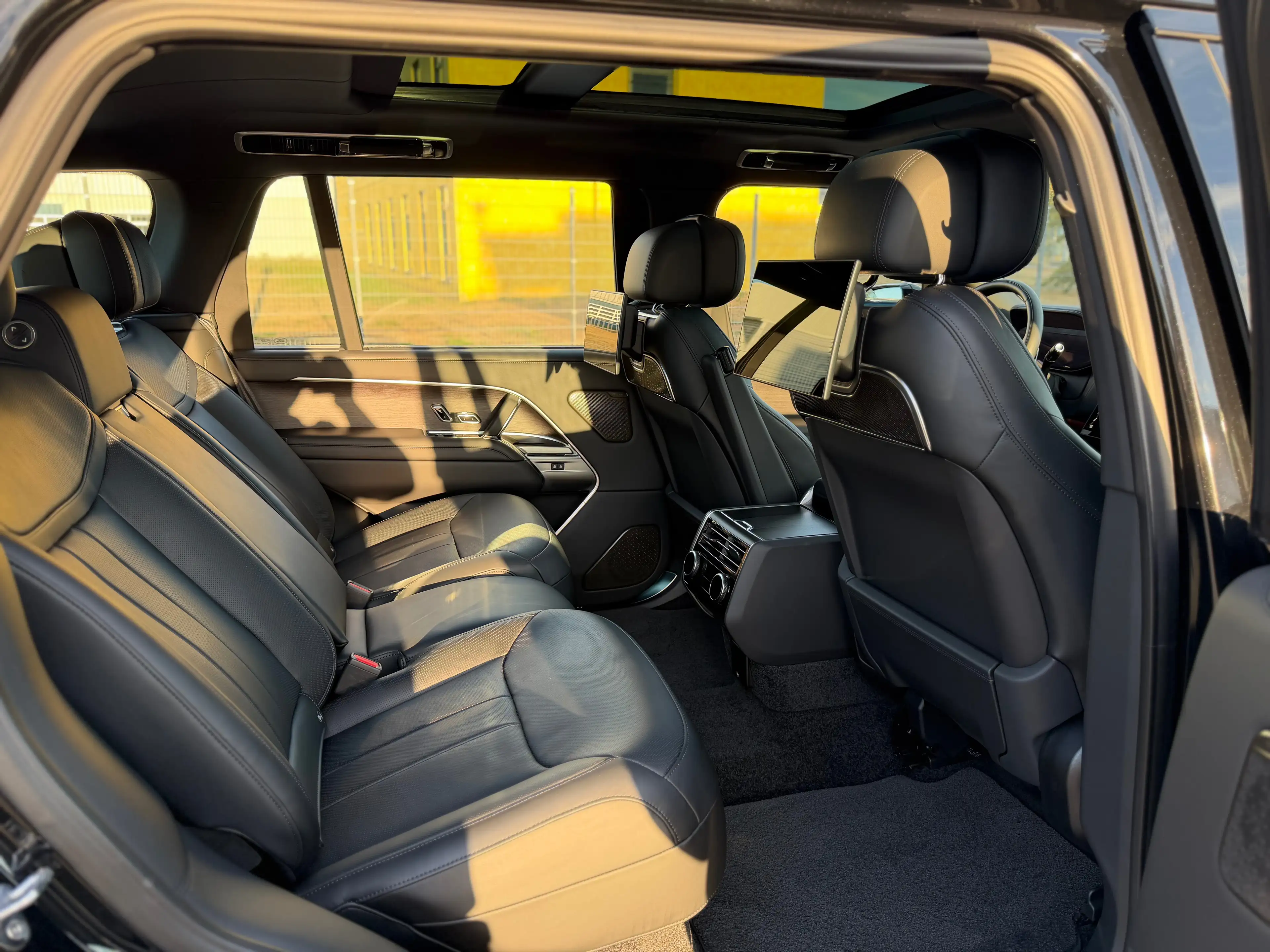 Land Rover Range Rover Autobiography (LWB) — photo 14