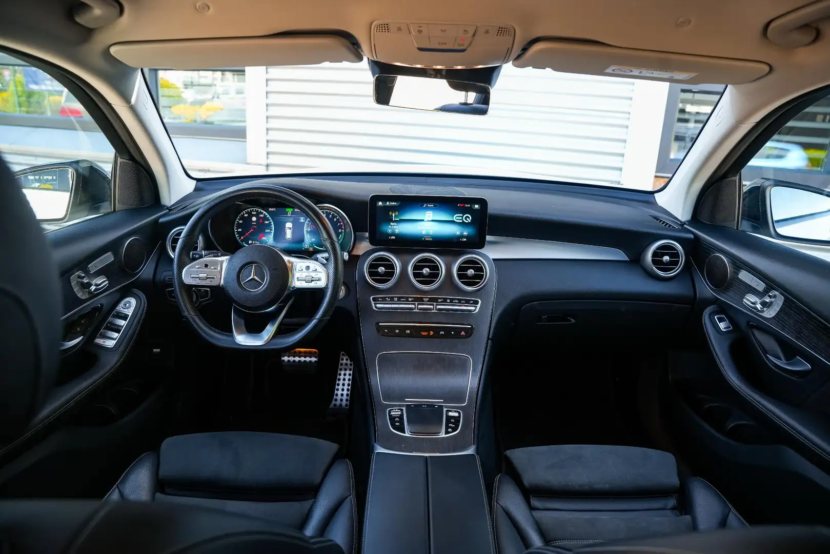 Mercedes-Benz GLC 300 300e 4MATIC 63 AMG Pakket Adapt. Cruise LED Memory Wit - 2
