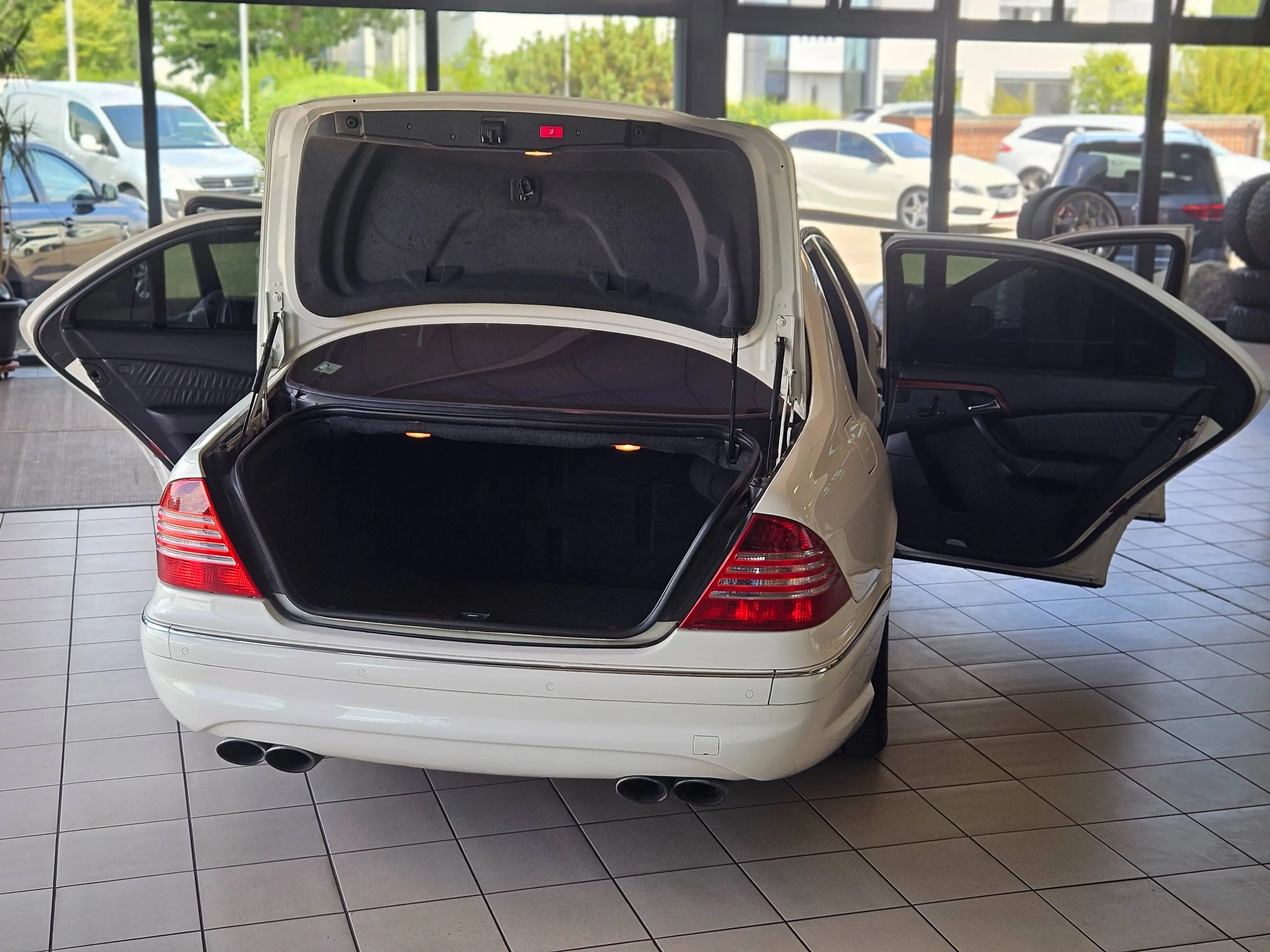 Mercedes-Benz S 55 AMG S 55 AMG L *Facelift, Modellpflege, Sitzklimatisierung, TV* — photo 12