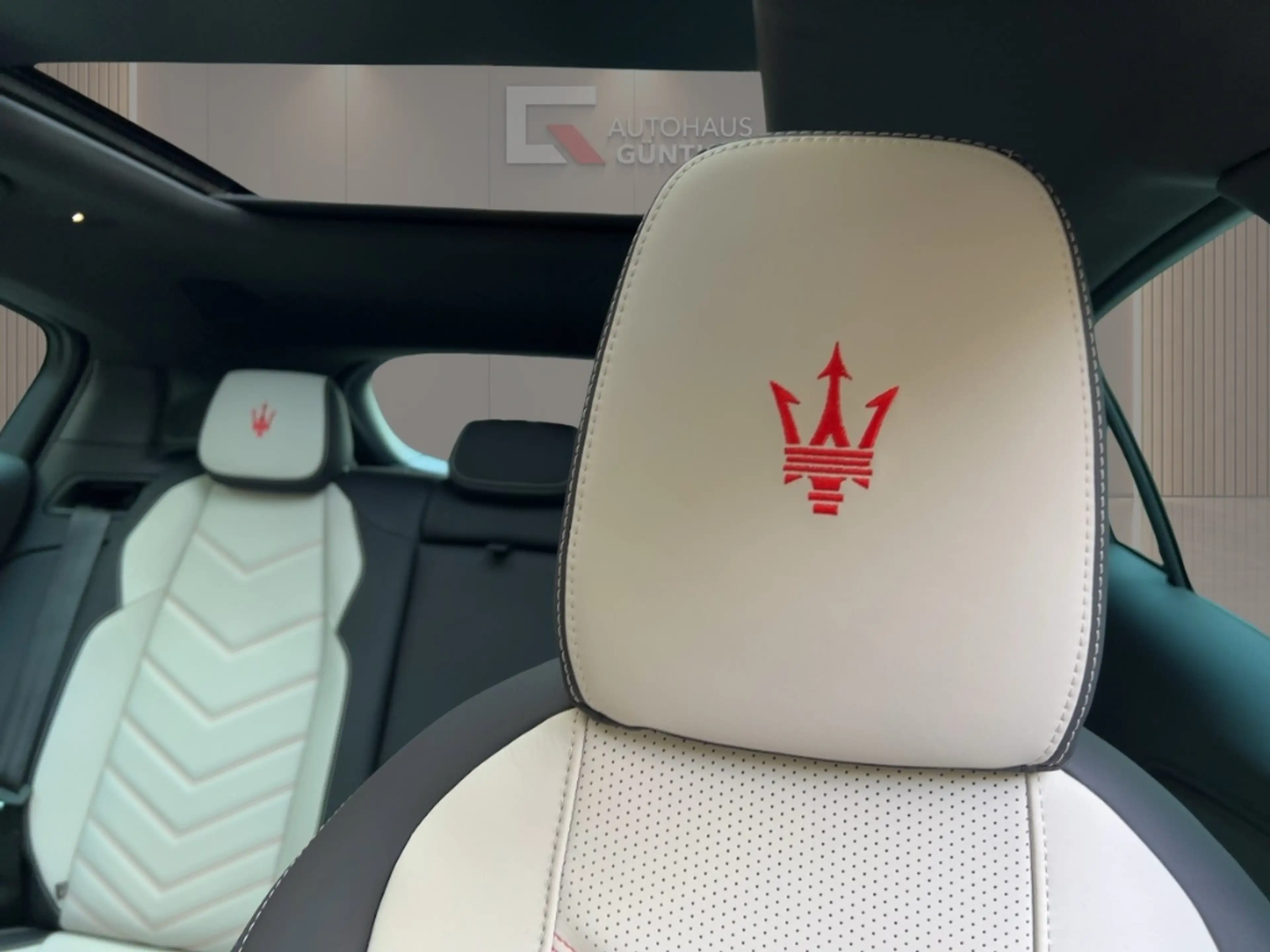 Maserati Grecale TROFEO FACELIFT FUORIESERIE Helles Interior — photo 13
