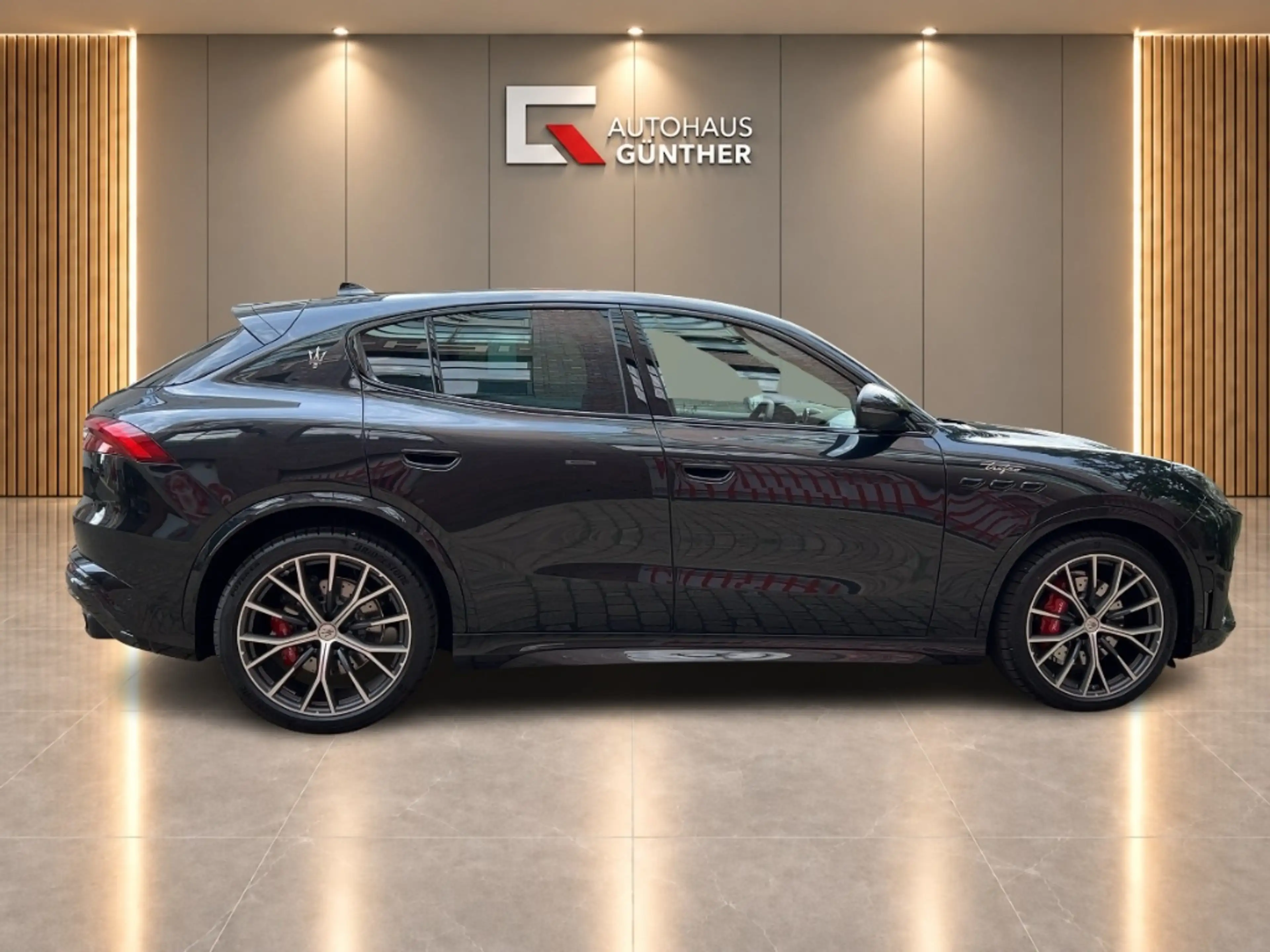 Maserati Grecale TROFEO FACELIFT FUORIESERIE Helles Interior — photo 4