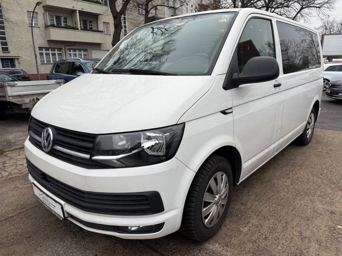 Volkswagen T6 Transporter T6 Bus Multivan Trendline,BETT;MARKISE Blanc - 1