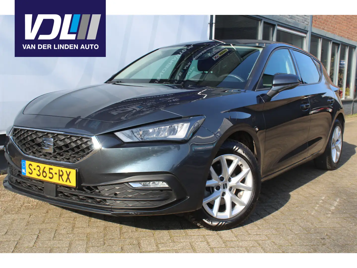 SEAT Leon 1.0 eTSI Style All weather banden l Airco l Cruise Gris - 1