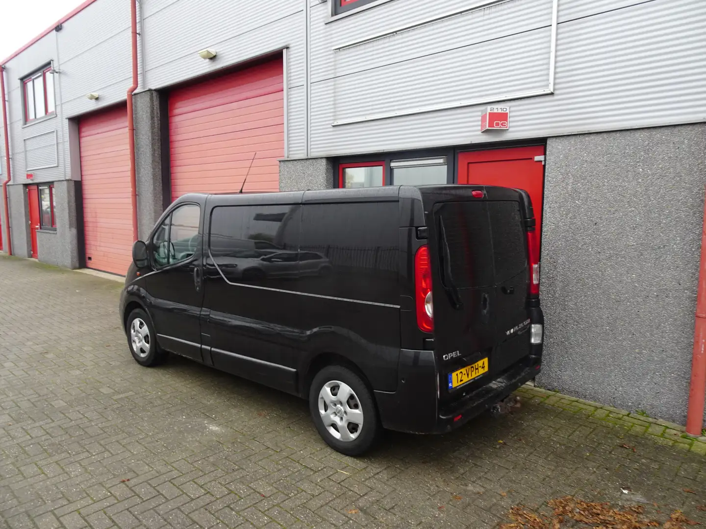 Opel Vivaro 2.5 CDTI L1H1 3 zits airco Schwarz - 2