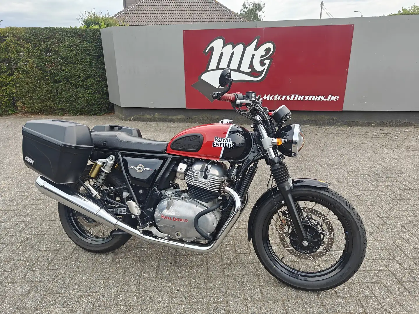 Royal Enfield Interceptor 650 Rouge - 1
