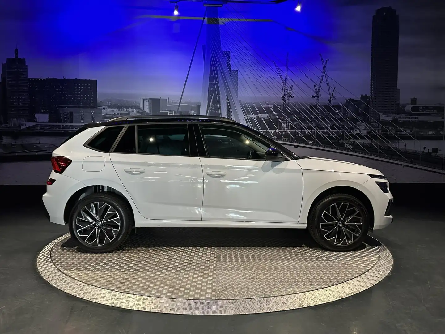 Skoda Kamiq 1.5 TSI ACT Selection *camera*Climate*Keyless*Smar Weiß - 2