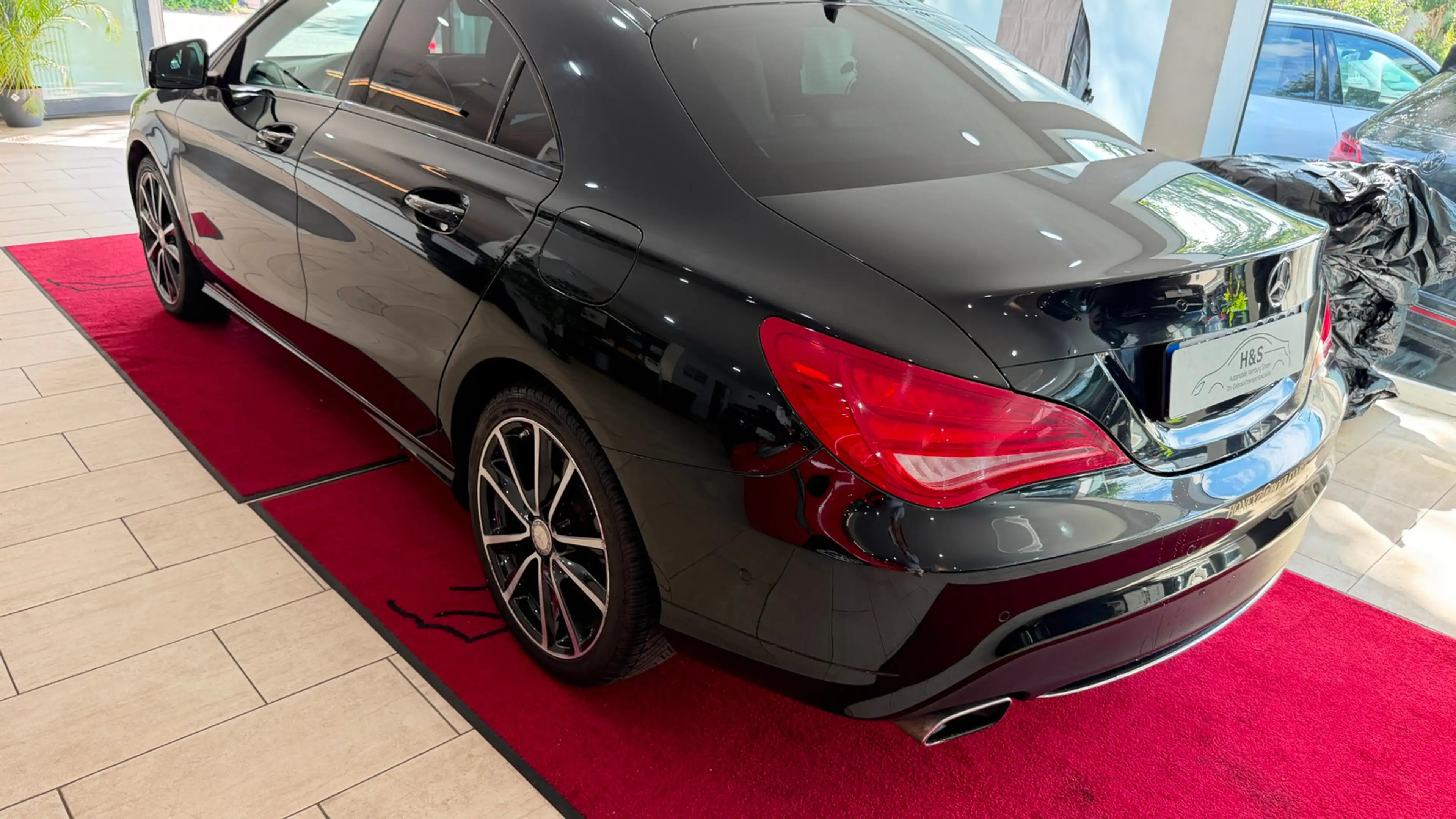Mercedes-Benz CLA 220 CDI / d AMG LINE — photo 4