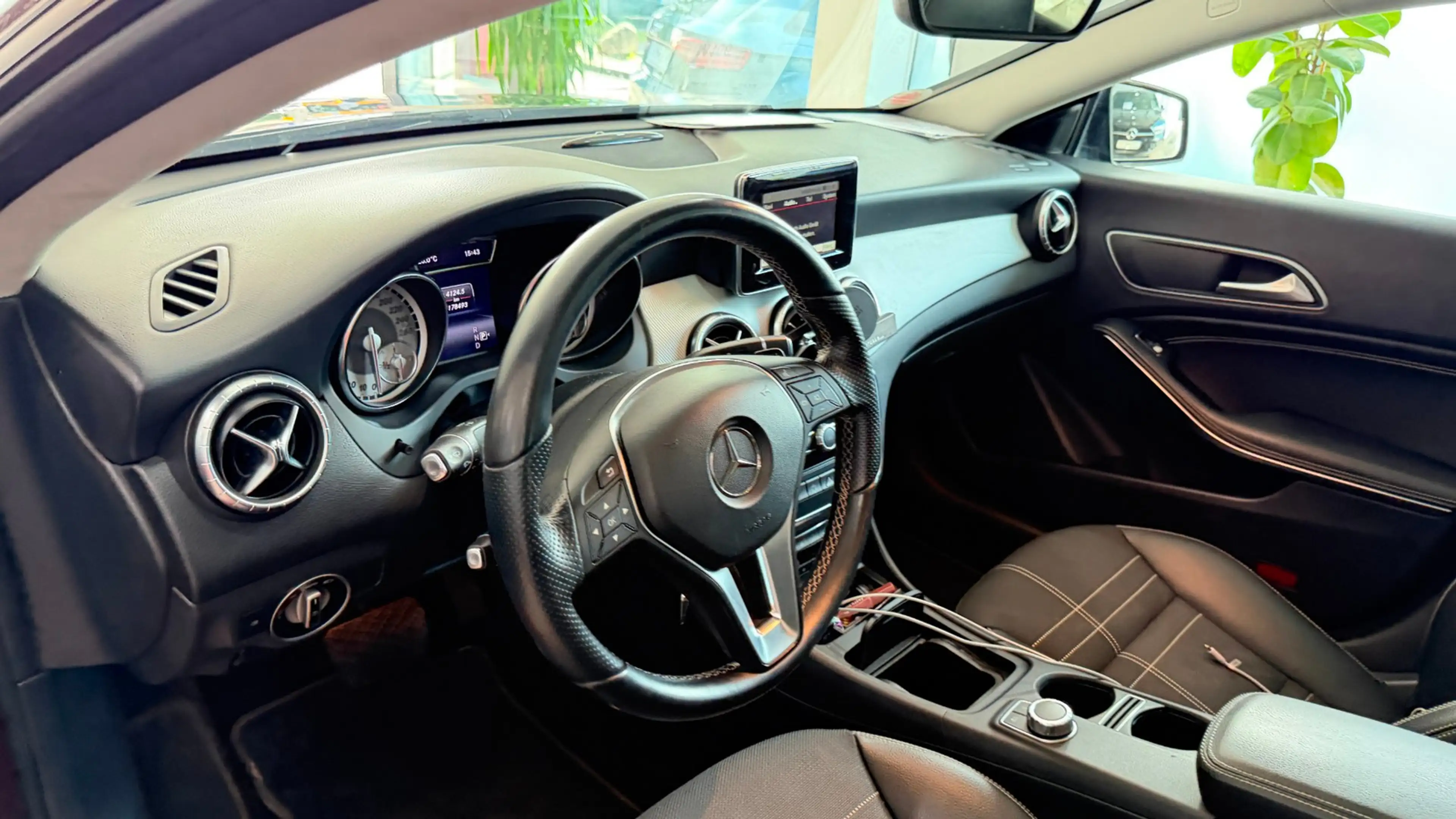 Mercedes-Benz CLA 220 CDI / d AMG LINE — photo 13