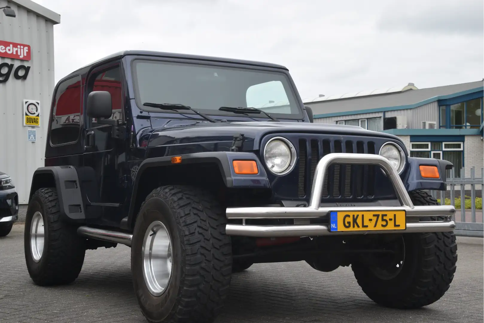 Jeep Wrangler 4.0i Hardtop Plus softtop Blauw - 2