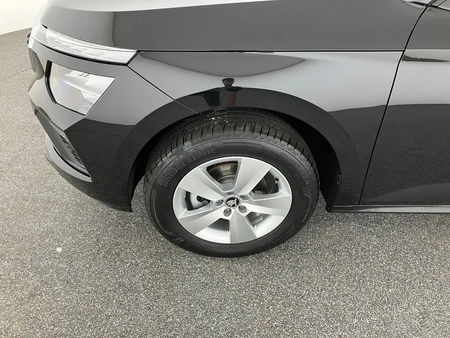 Skoda Kamiq Selection TSI Schwarz - 2