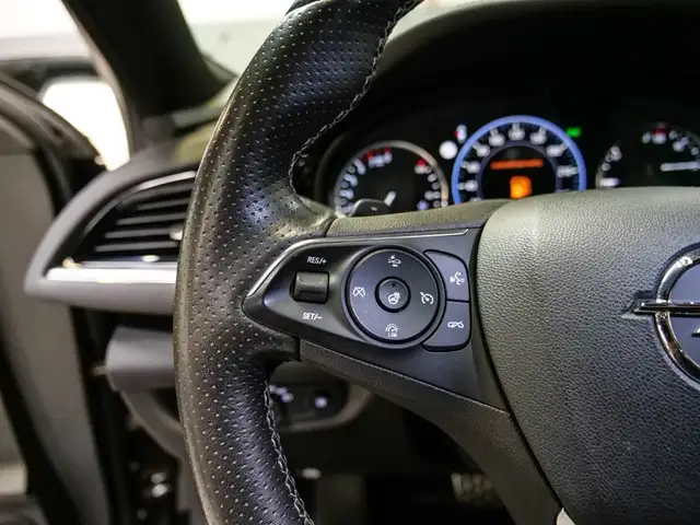 Opel Insignia view 16