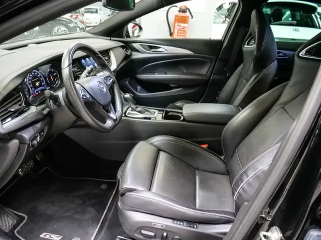 Opel Insignia view 8