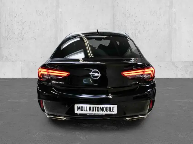 Opel Insignia view 3